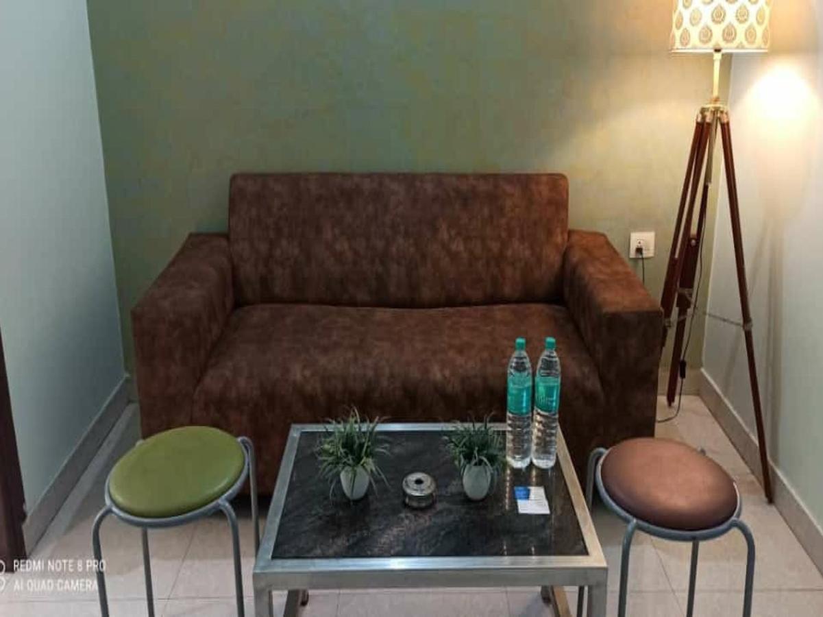 Oyo 74401 Aster Garden Suites Δελχί Εξωτερικό φωτογραφία