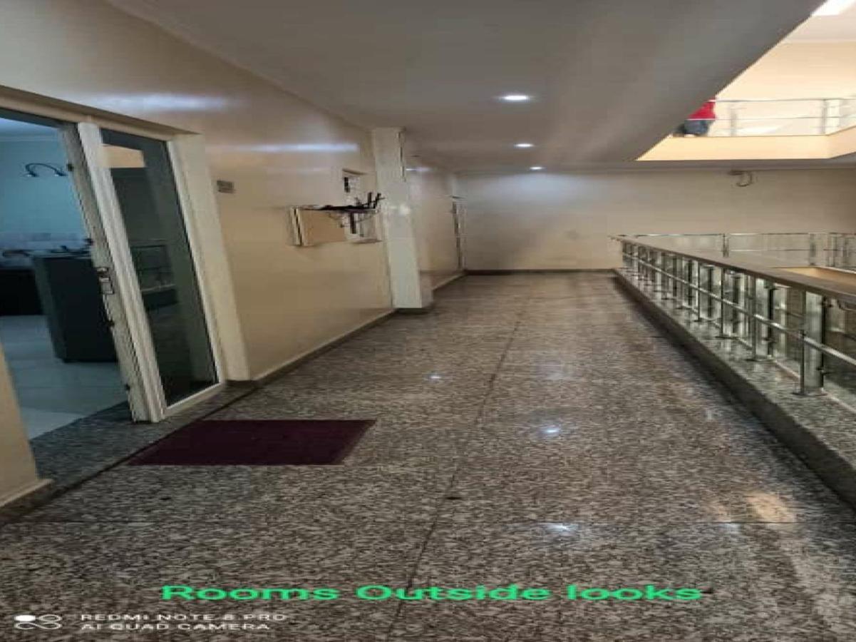Oyo 74401 Aster Garden Suites Δελχί Εξωτερικό φωτογραφία