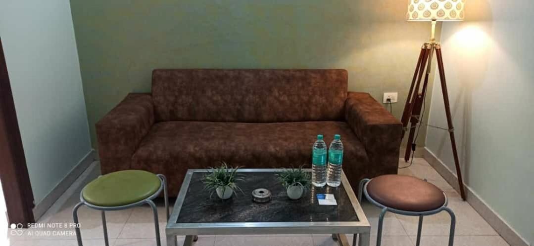 Oyo 74401 Aster Garden Suites Δελχί Εξωτερικό φωτογραφία