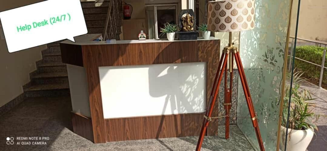 Oyo 74401 Aster Garden Suites Δελχί Εξωτερικό φωτογραφία