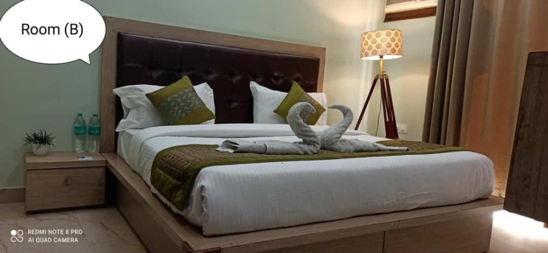 Oyo 74401 Aster Garden Suites Δελχί Εξωτερικό φωτογραφία