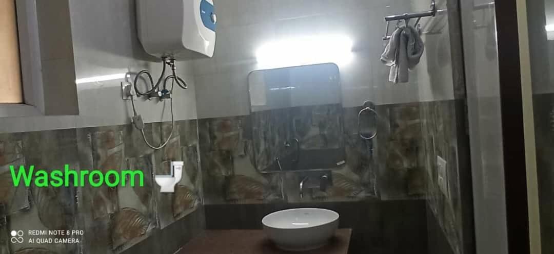 Oyo 74401 Aster Garden Suites Δελχί Εξωτερικό φωτογραφία